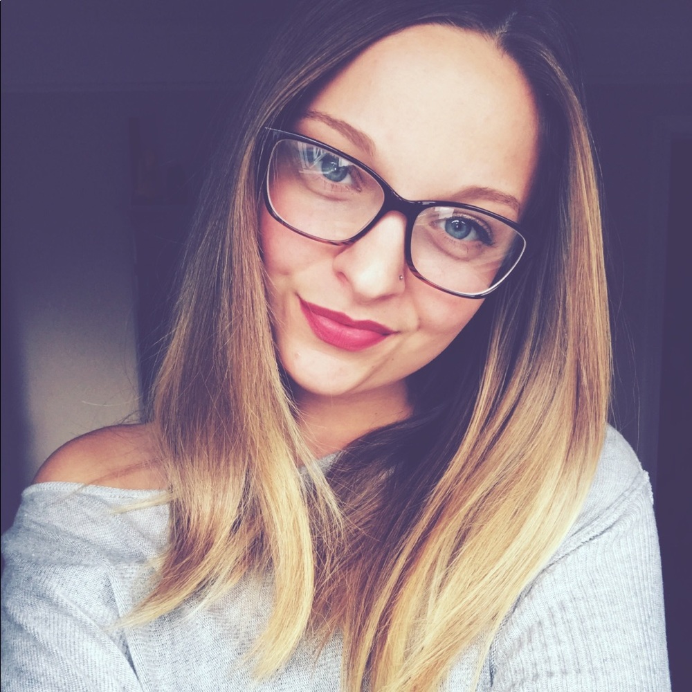 Meet your Posher, Emily